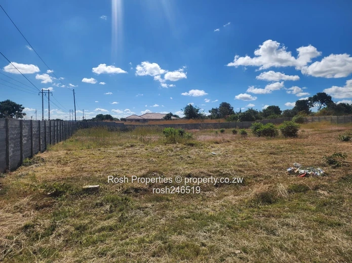 Walled Zimre Park Garage 2,300 m² with Borehole