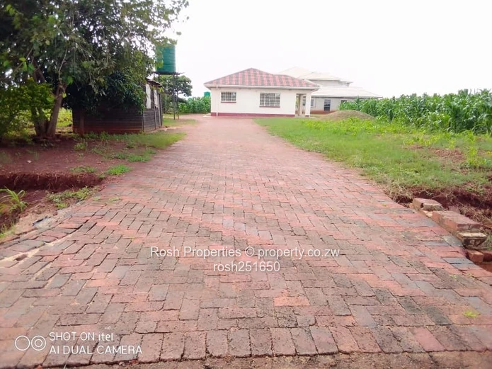Charming 3-Bed Cottage to Let — Borehole & Solar